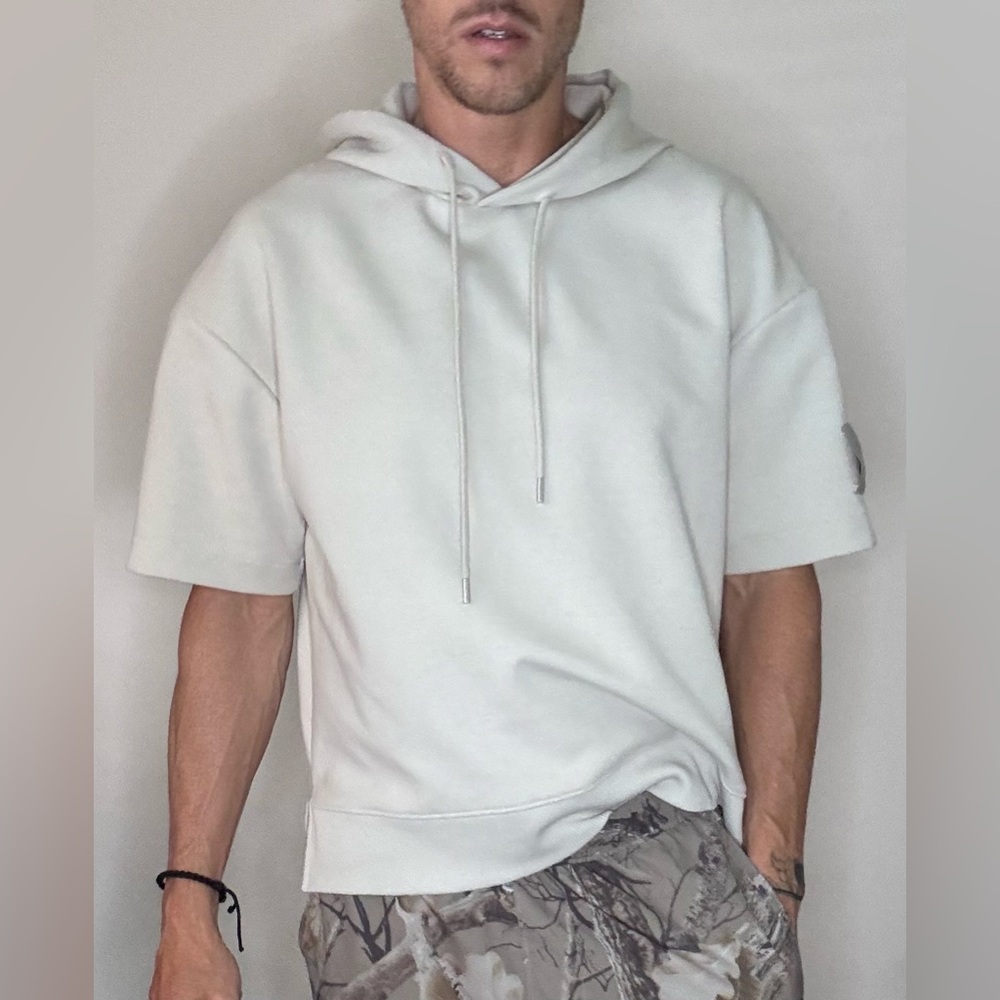 Zara Men’s Cropped Short Sleeve Tan Hoodie